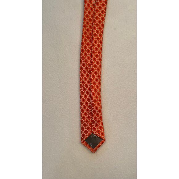 Hugo Boss 100% Silk Hand Made Men's Necktie Red Geometric Shape  ‼️MINT‼️ - Picture 3 of 4